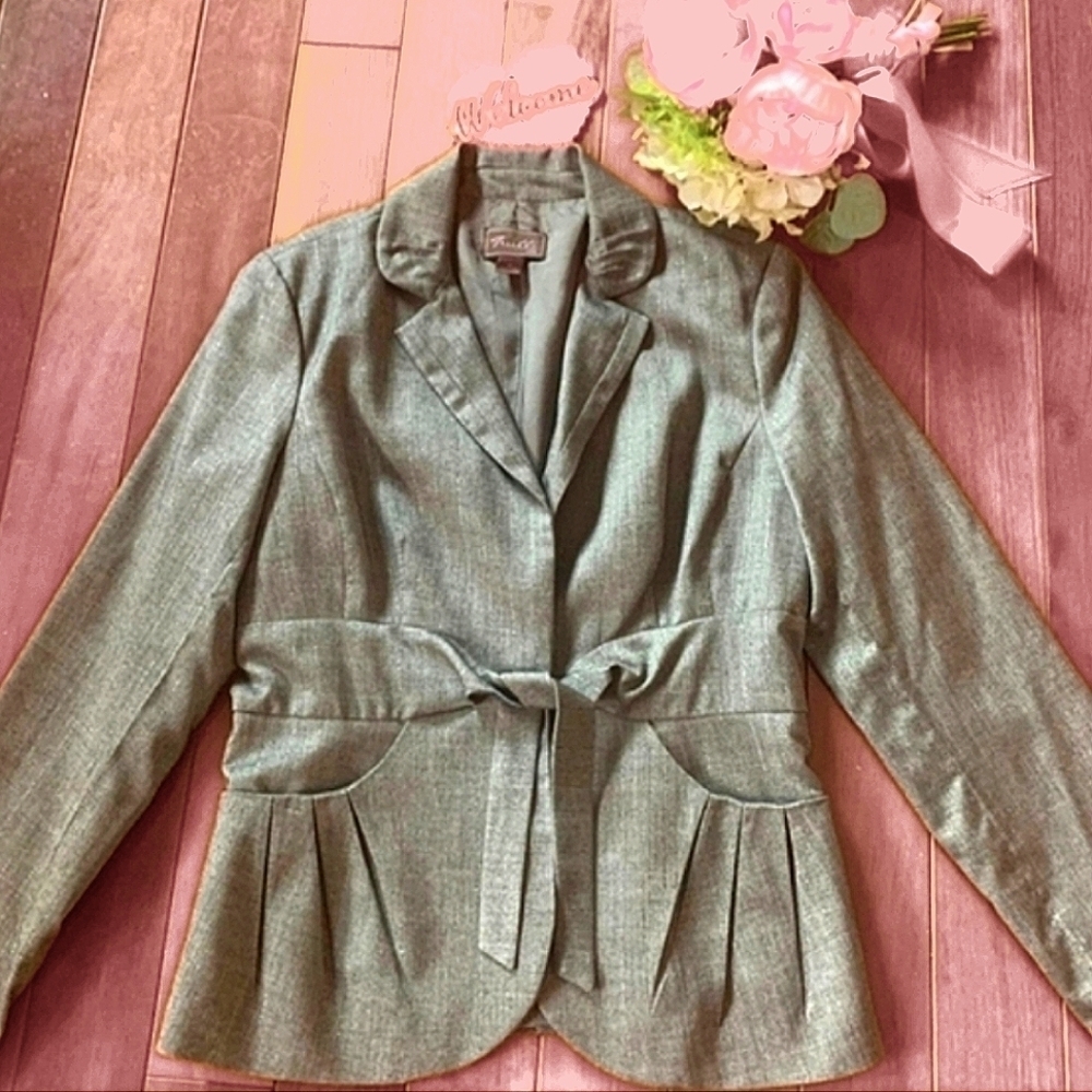 Trulli Elegant Gray Metallic Blazer with Belted Waist Pleated Pockets Size 8P - Picture 8 of 10